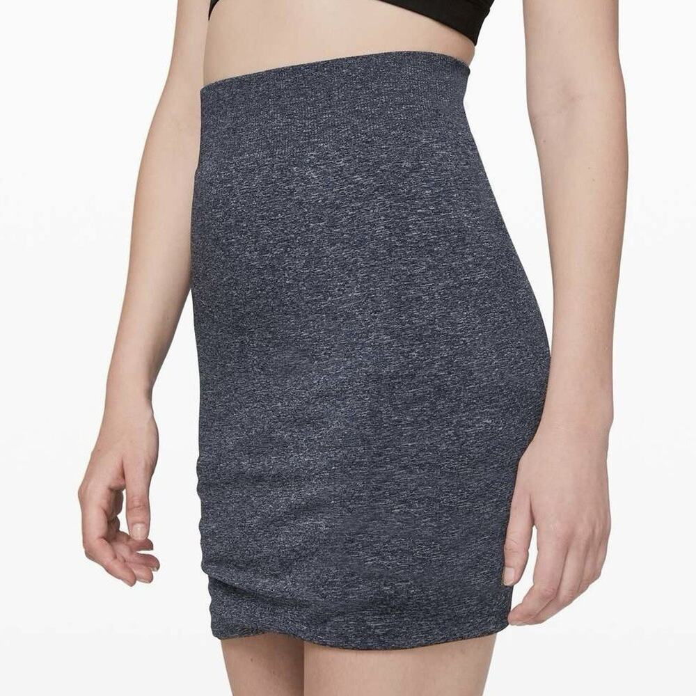 Lululemon Boulevard Bliss Skirt True Navy White Womens Sz 8 Stretch Athleisure